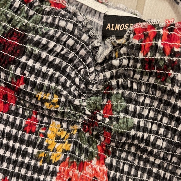 Ruched Detail plunge Top - Picture 2 of 3